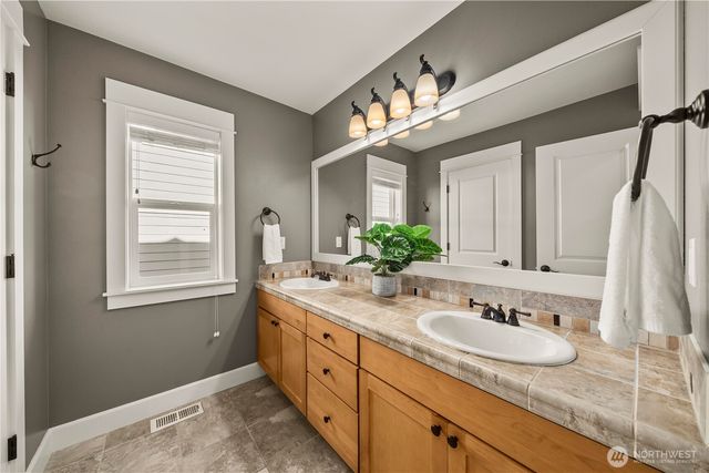 2415 NE Daphne, Issaquah, WA 98029