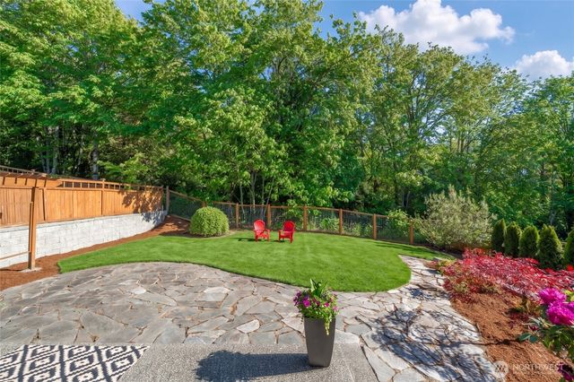 2415 NE Daphne, Issaquah, WA 98029