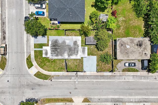 1400 NW 55th St, Miami, FL 33142