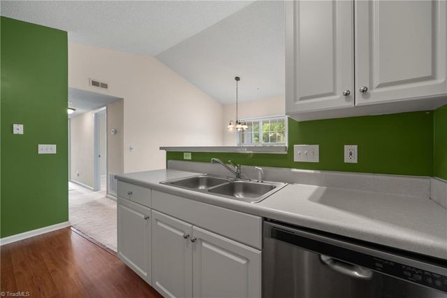 533 Mill Pond Drive, Winston-salem, NC 27106