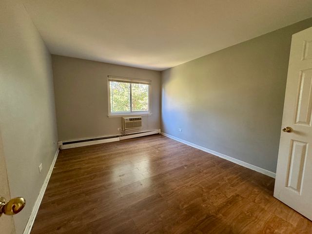 1075 Higgins Quarters Drive 3-208, Hoffman Estates, IL 60169