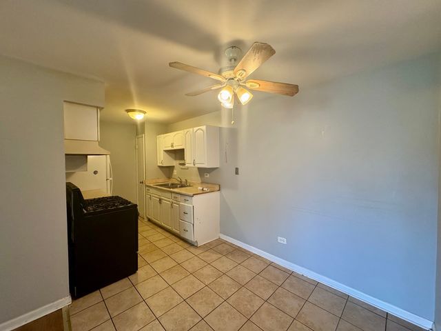 1075 Higgins Quarters Drive 3-208, Hoffman Estates, IL 60169