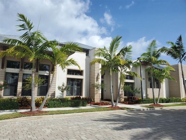 5810 NW 104th Path 5810, Doral, FL 33178