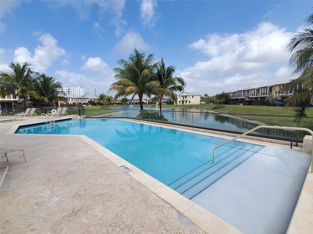 5810 NW 104th Path 5810, Doral, FL 33178