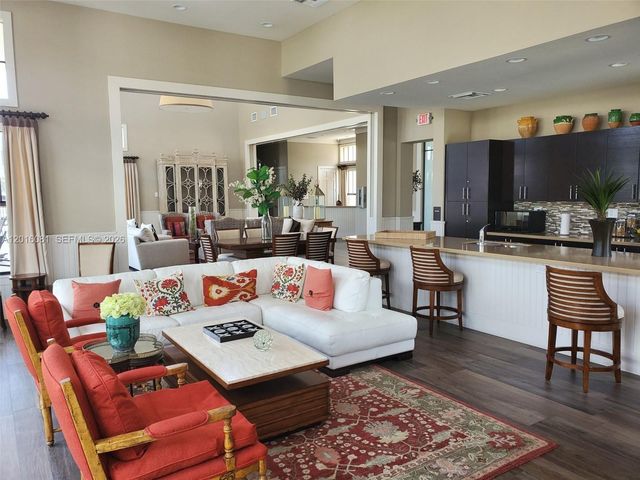5810 NW 104th Path 5810, Doral, FL 33178