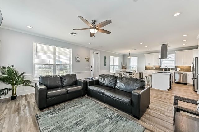 4133 4th Street, Galveston, TX 77554