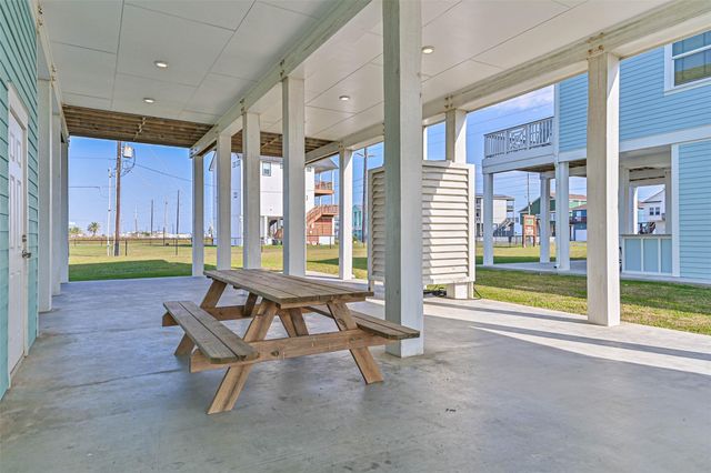 4133 4th Street, Galveston, TX 77554