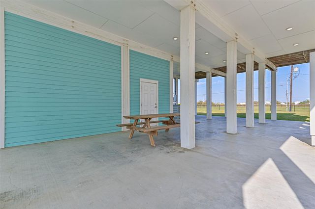 4133 4th Street, Galveston, TX 77554