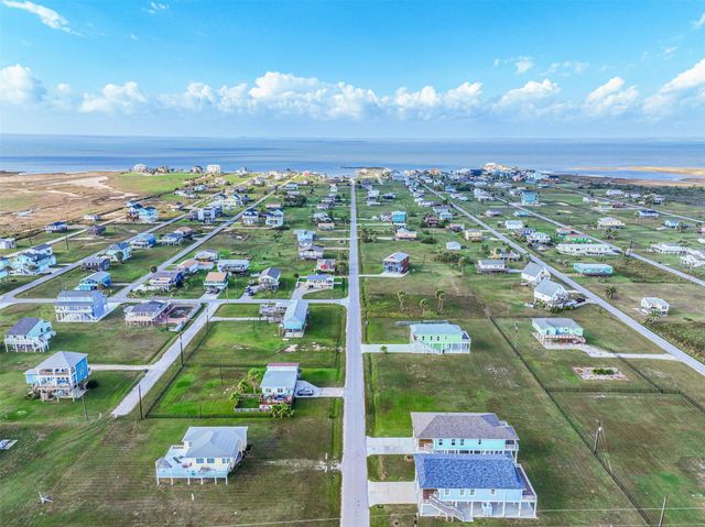 4133 4th Street, Galveston, TX 77554