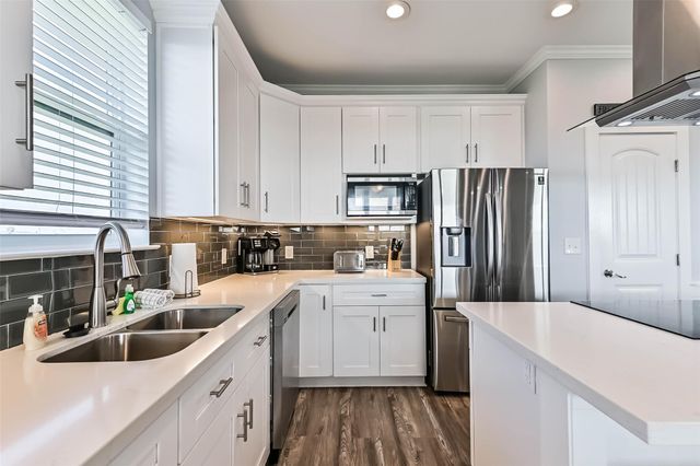 4133 4th Street, Galveston, TX 77554