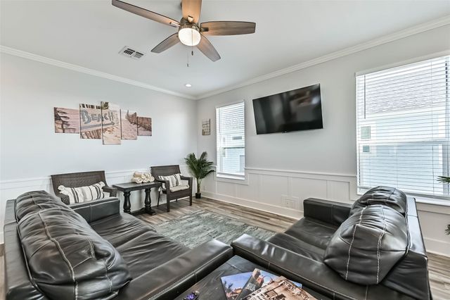 4133 4th Street, Galveston, TX 77554