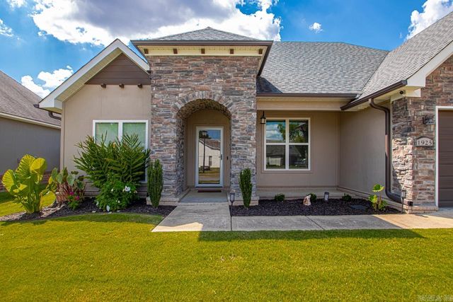 1925 Massee Gardens, Conway, AR 72034