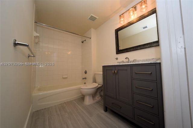 50 Menores Ave 802, Coral Gables, FL 33134
