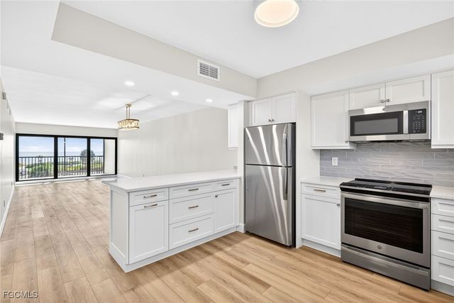 2737 W Gulf DR 222, Sanibel, FL 33957