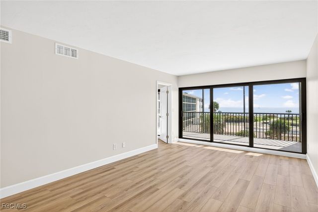 2737 W Gulf DR 222, Sanibel, FL 33957