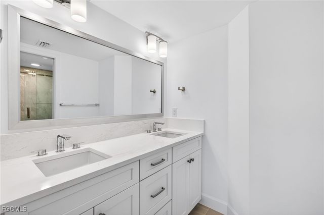 2737 W Gulf DR 222, Sanibel, FL 33957