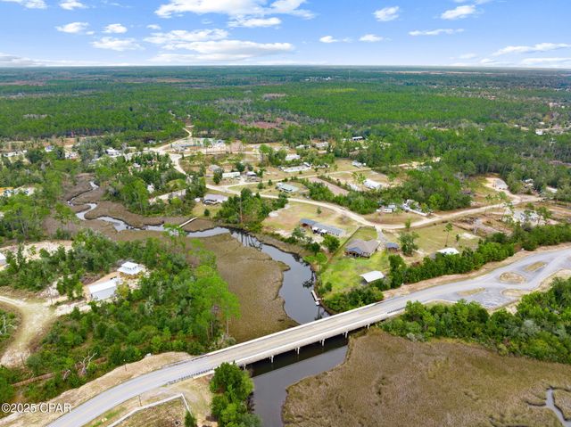 404 Hickory Bluff Circle, Southport, FL 32409