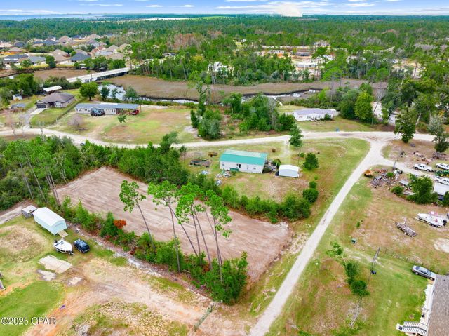 404 Hickory Bluff Circle, Southport, FL 32409