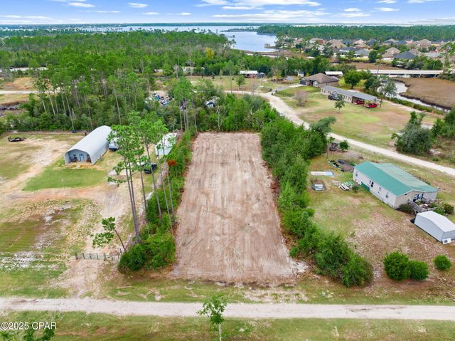 404 Hickory Bluff Circle, Southport, FL 32409