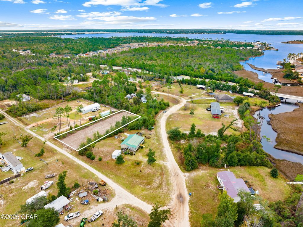 404 Hickory Bluff Circle, Southport, FL 32409