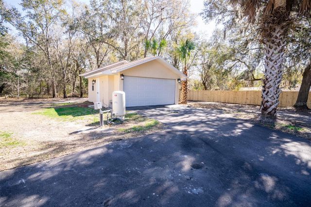12989 NW HIGHWAY 225, Reddick, FL 32686