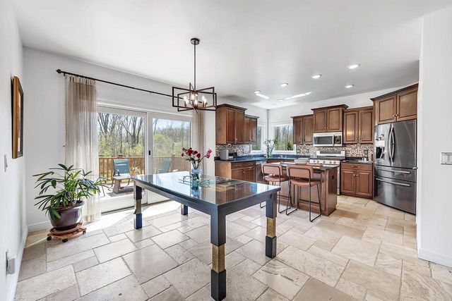 2005 FESCUE WAY, Suamico, WI 54313