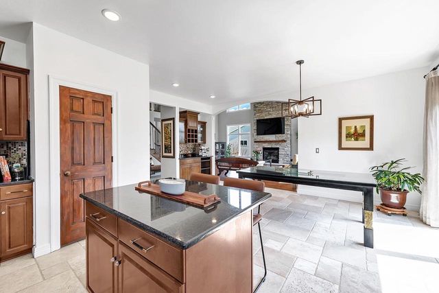 2005 FESCUE WAY, Suamico, WI 54313
