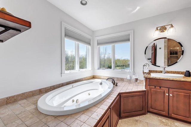 2005 FESCUE WAY, Suamico, WI 54313