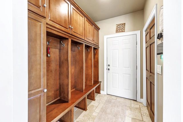 2005 FESCUE WAY, Suamico, WI 54313