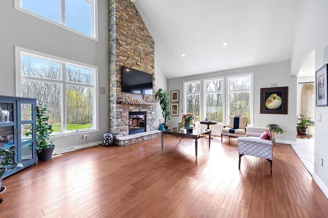 2005 FESCUE WAY, Suamico, WI 54313