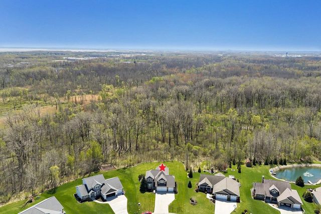 2005 FESCUE WAY, Suamico, WI 54313