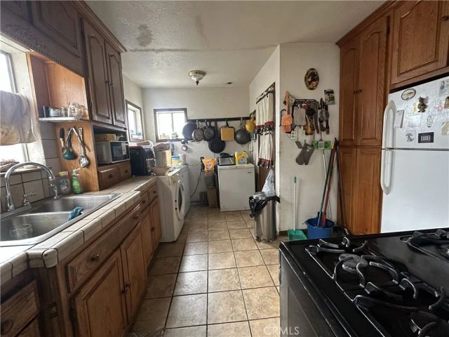 1954 E 113th, Los Angeles, CA 90059