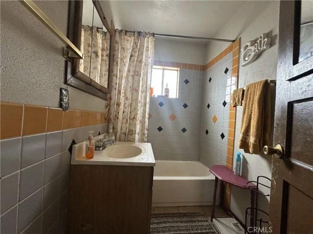 1954 E 113th, Los Angeles, CA 90059
