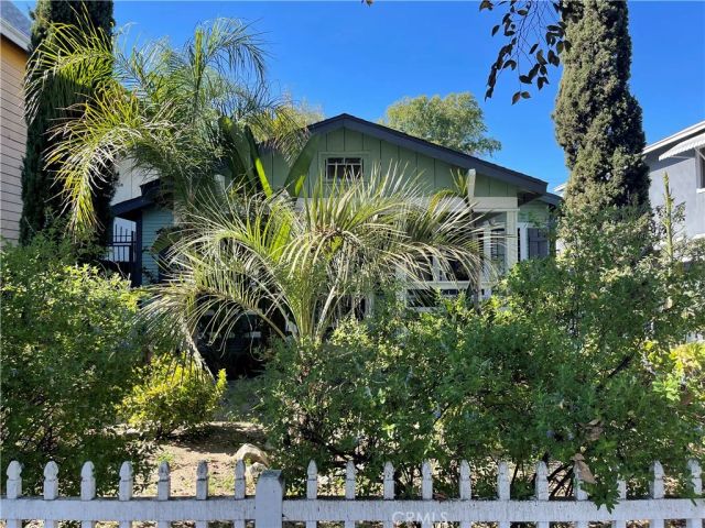 5221 Satsuma, North Hollywood, CA 91601