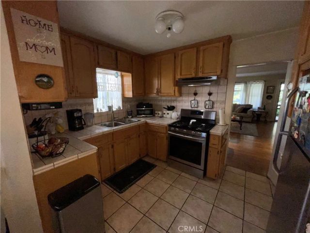 5221 Satsuma, North Hollywood, CA 91601