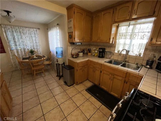 5221 Satsuma, North Hollywood, CA 91601