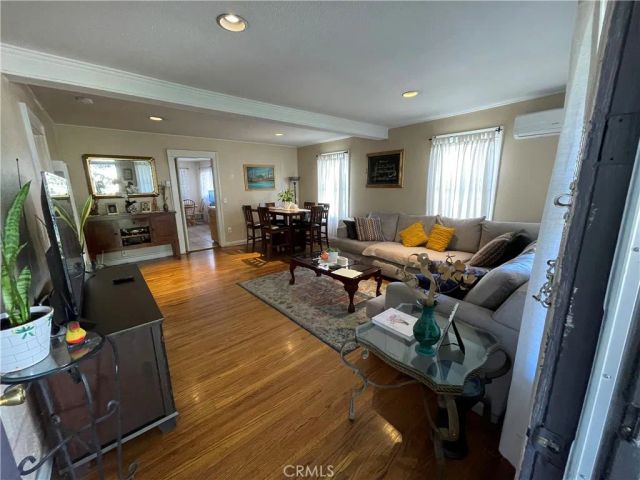 5221 Satsuma, North Hollywood, CA 91601
