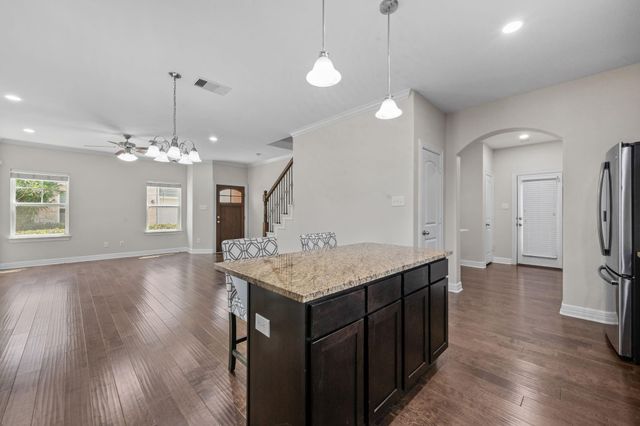 4827 Hardy Street, Houston, TX 77009