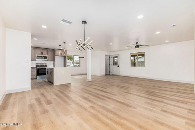 12602 N 24th Street, Phoenix, AZ 85032