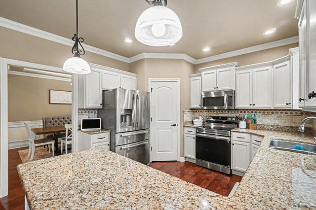 1748 Sandhurst Cove, Lexington, KY 40509