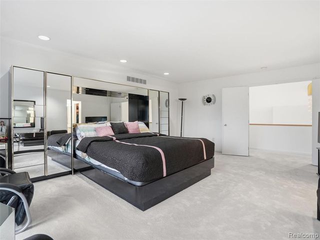 3827 Manchester Court, Bloomfield Hills, MI 48302