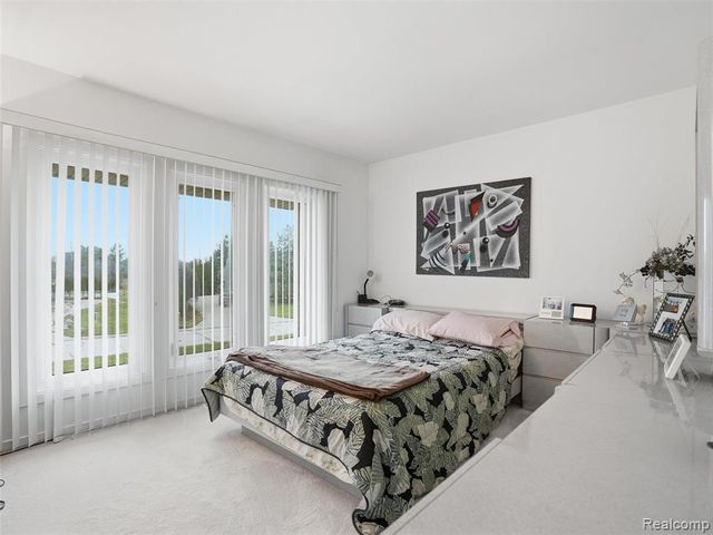 3827 Manchester Court, Bloomfield Hills, MI 48302