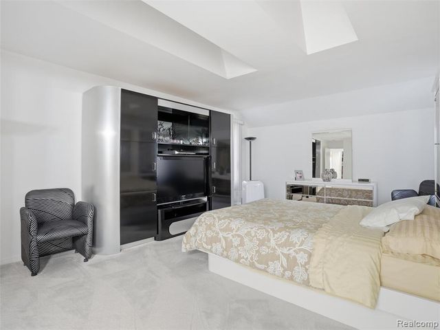 3827 Manchester Court, Bloomfield Hills, MI 48302