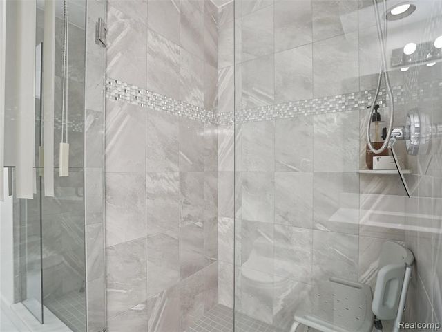 3827 Manchester Court, Bloomfield Hills, MI 48302