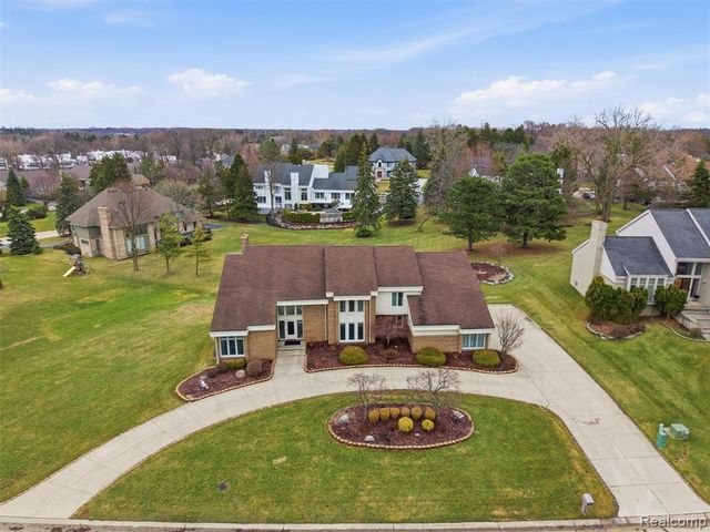 3827 Manchester Court, Bloomfield Hills, MI 48302