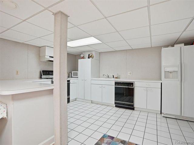 3827 Manchester Court, Bloomfield Hills, MI 48302