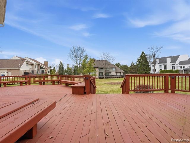 3827 Manchester Court, Bloomfield Hills, MI 48302