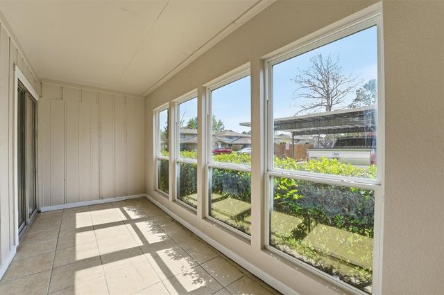 5667 Birchmont Drive F, Houston, TX 77091