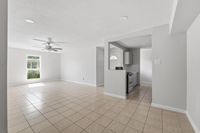 5667 Birchmont Drive F, Houston, TX 77091