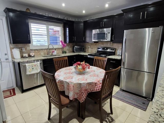 411 S Crescent Dr 105 105, Hollywood, FL 33021
